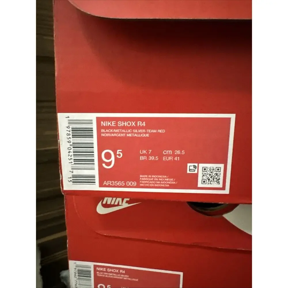 New Women's Size 9.5 Nike Shox R4 Black Team Red AR3565-009 Men's Size 8